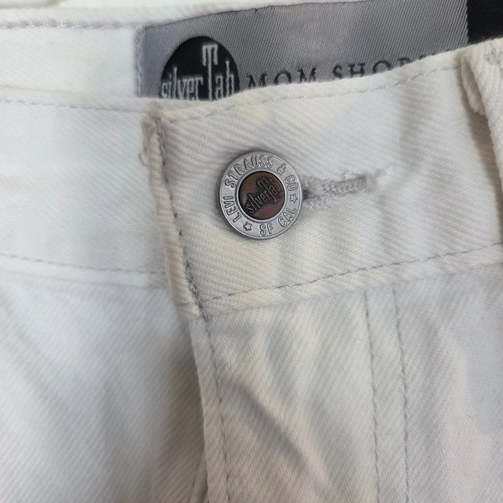 Levis SilverTab Mom Shorts‎ Womens 29 White High Waisted Denim Jean Shorts A3701